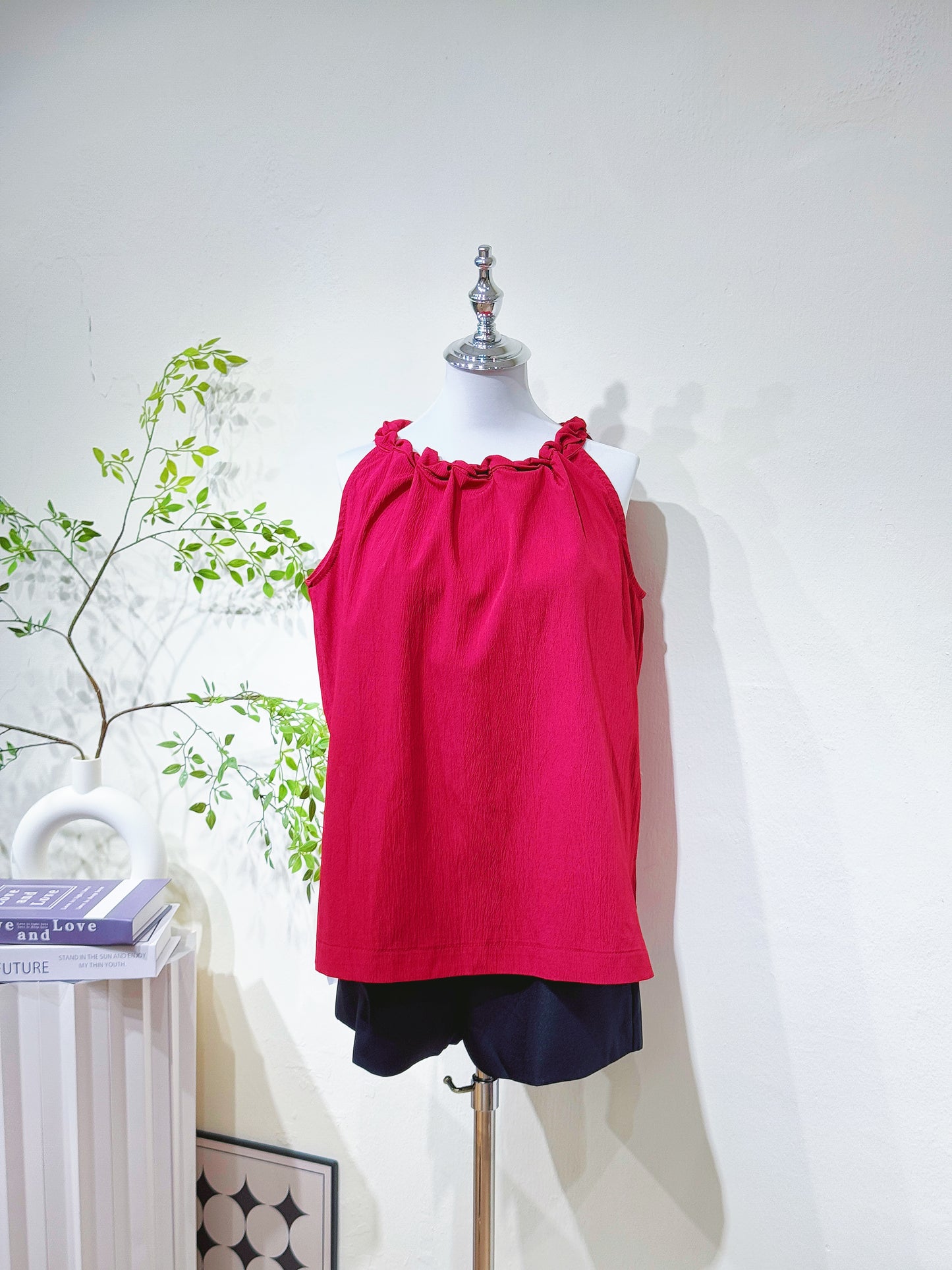 Sleeveless Braided Collar Top