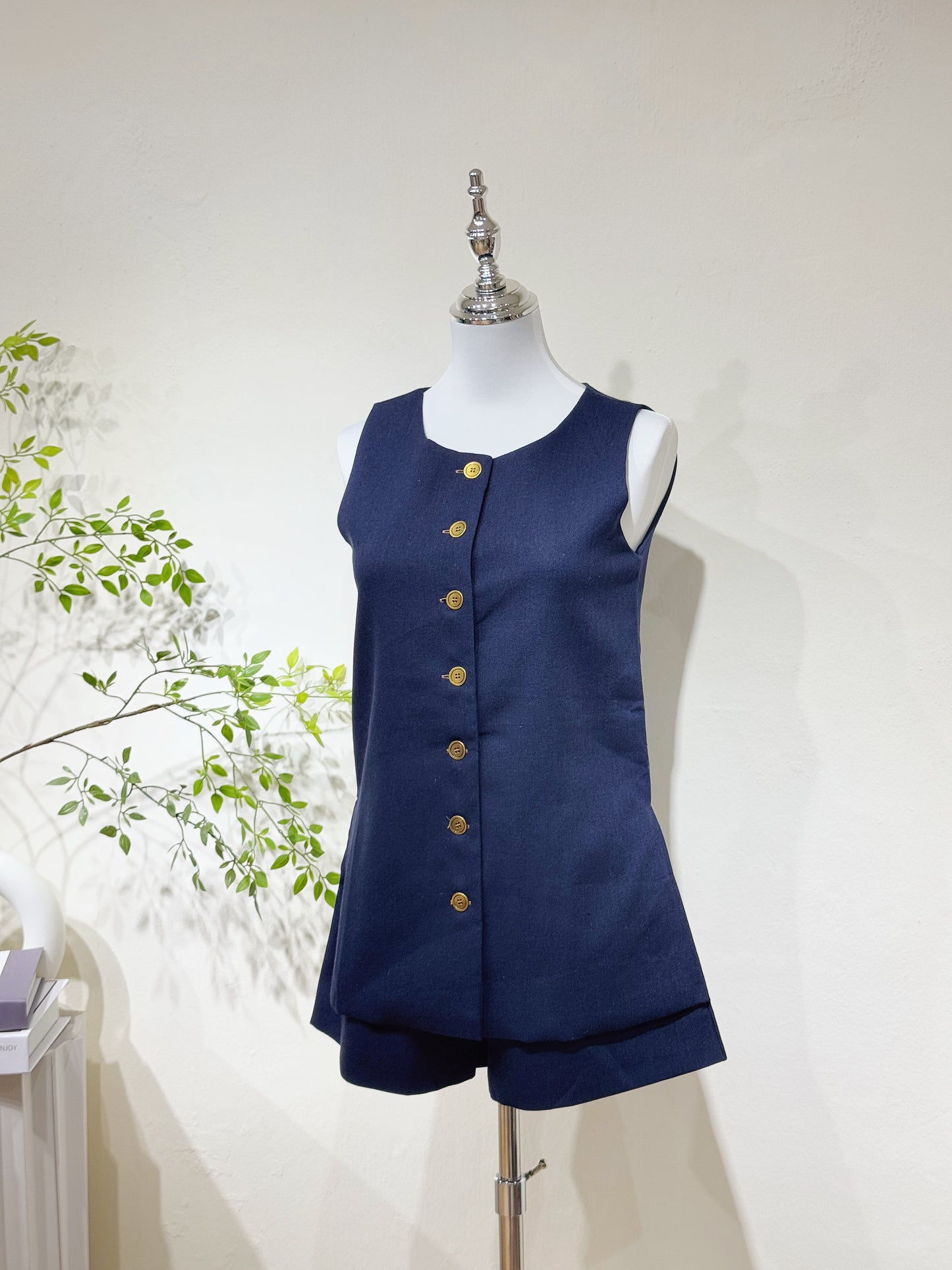 Premium Minimalist Sleeveless Casual Set