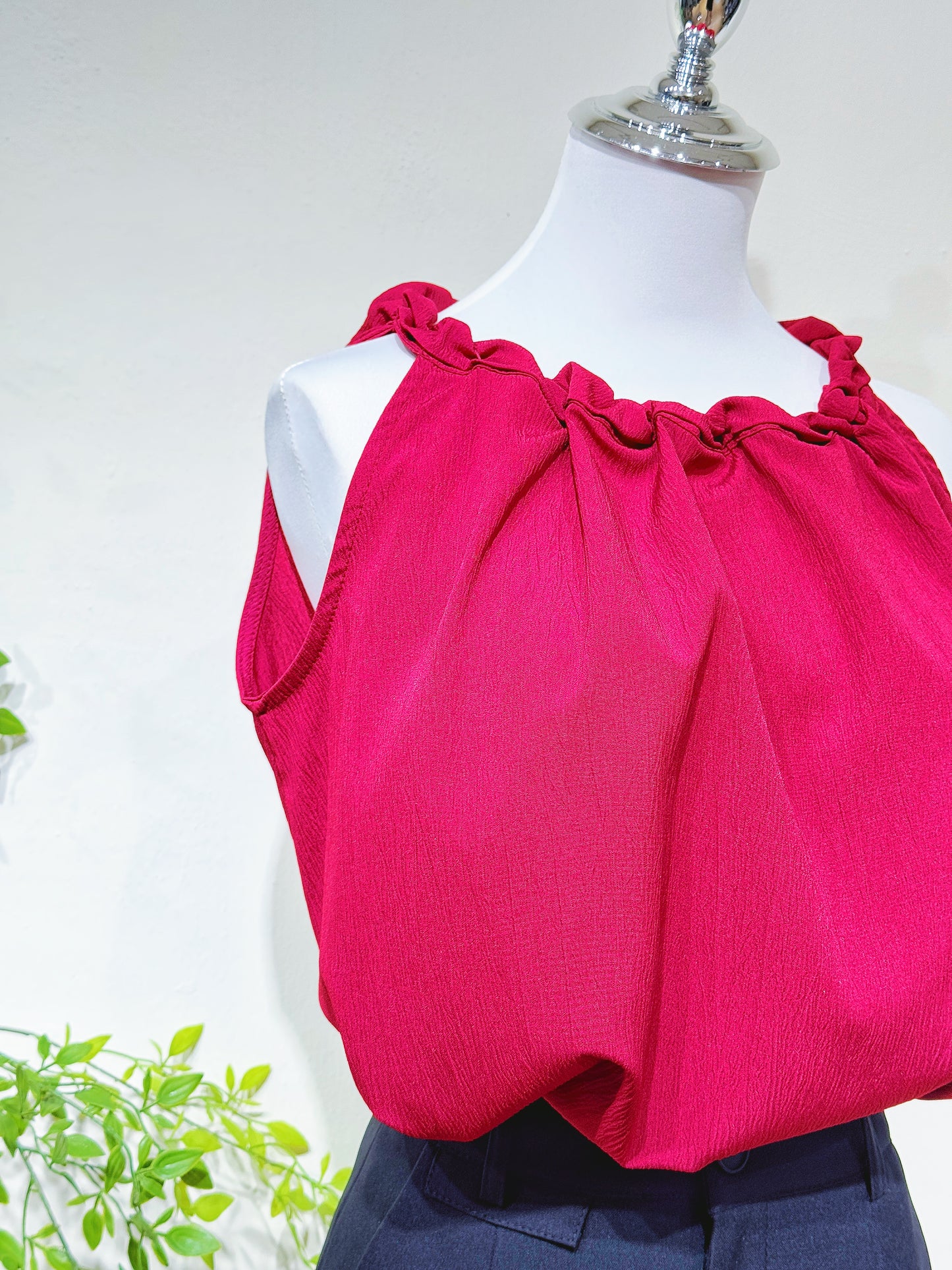 Sleeveless Braided Collar Top
