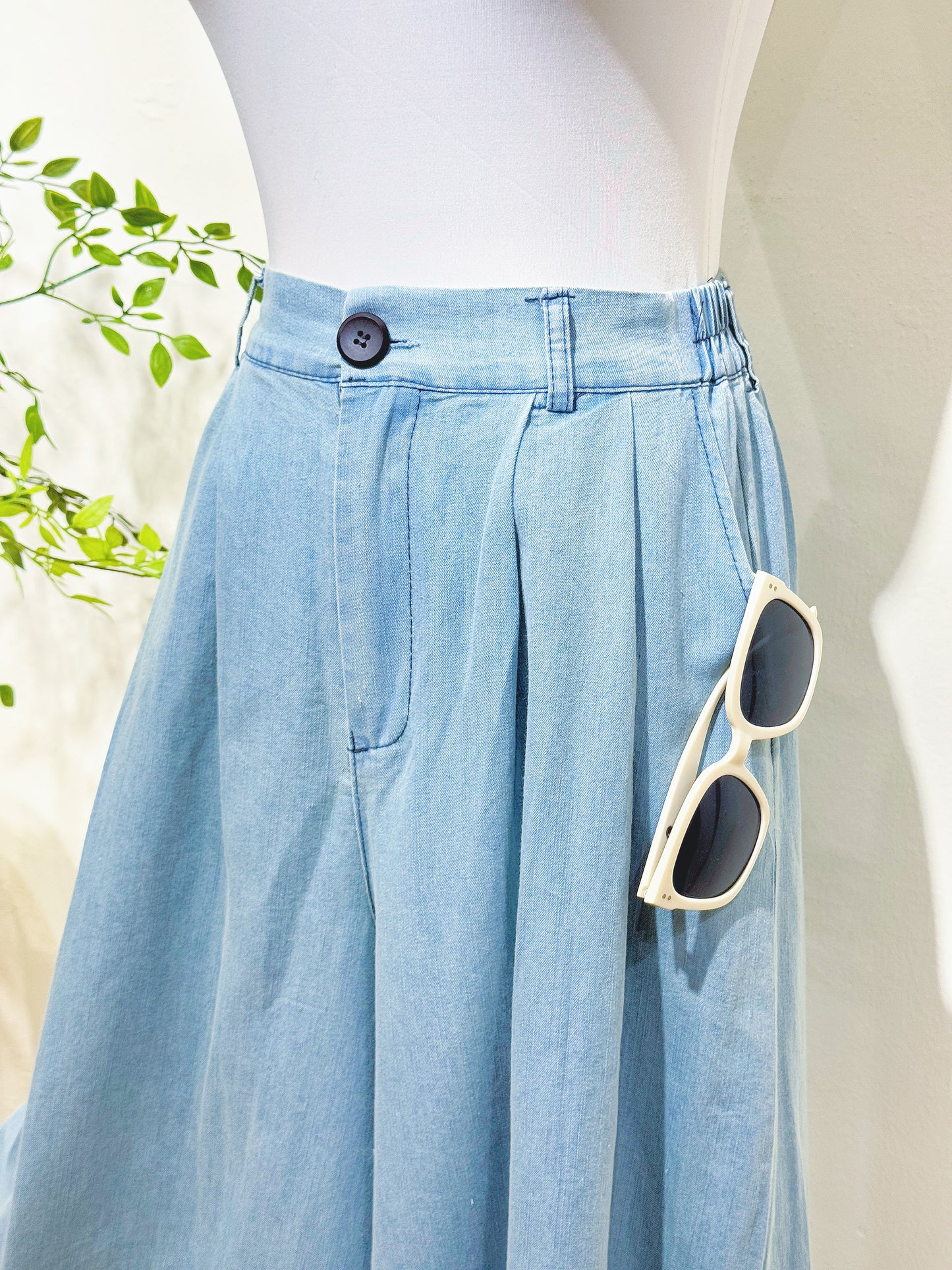 Cropped Wide-Leg Denim Pants