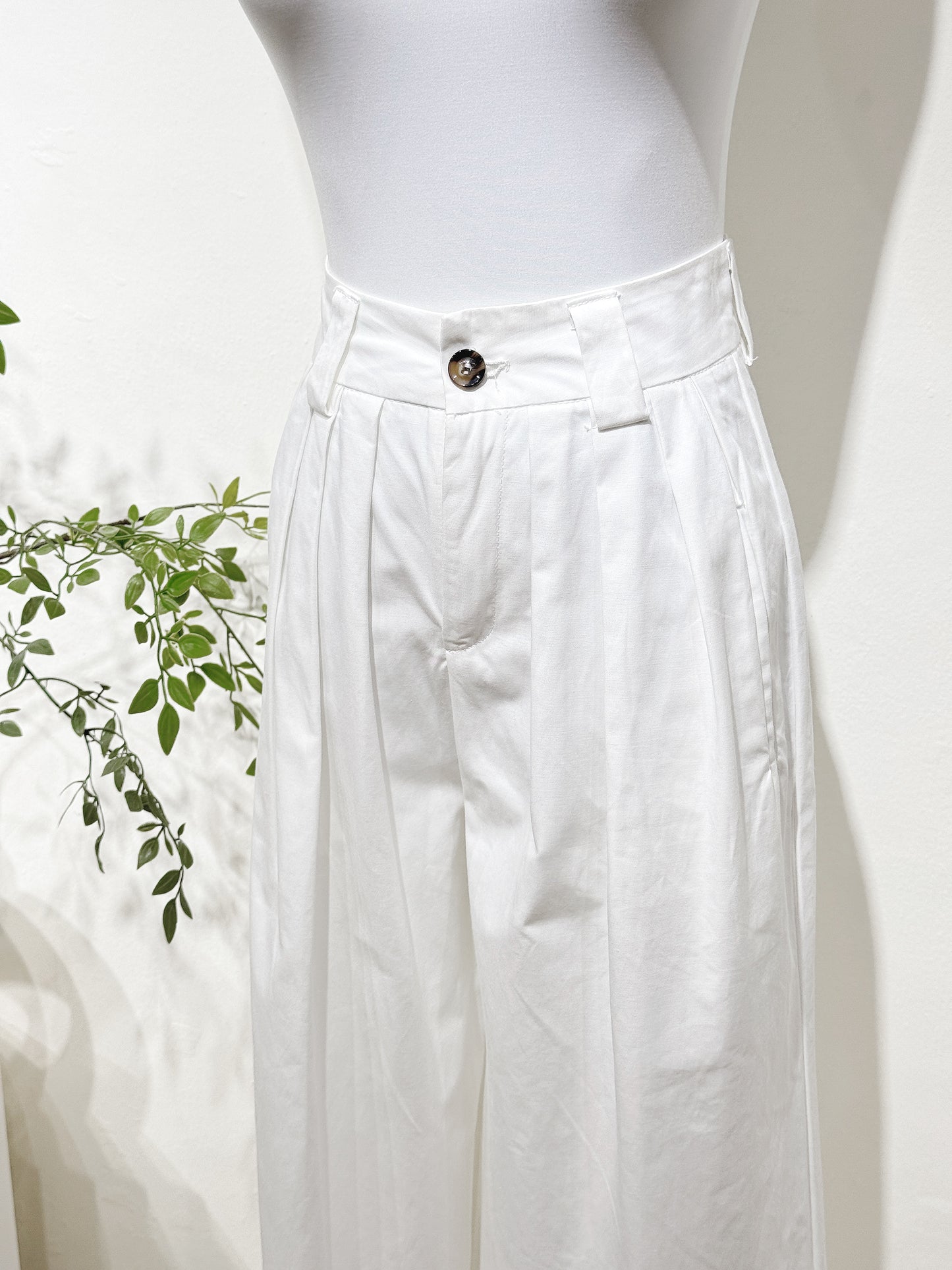 Versatile White Cropped Wide-Leg Pants