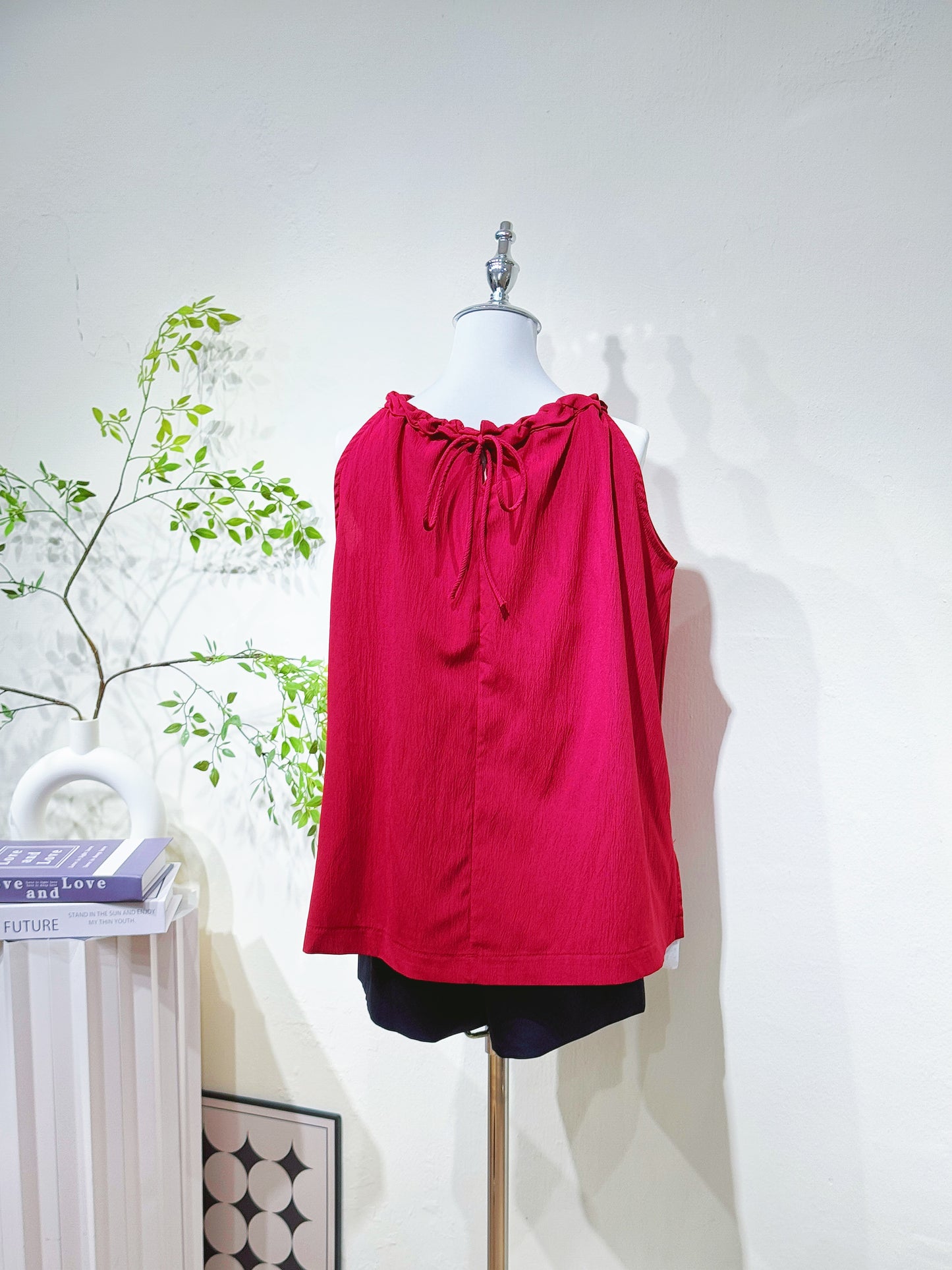 Sleeveless Braided Collar Top