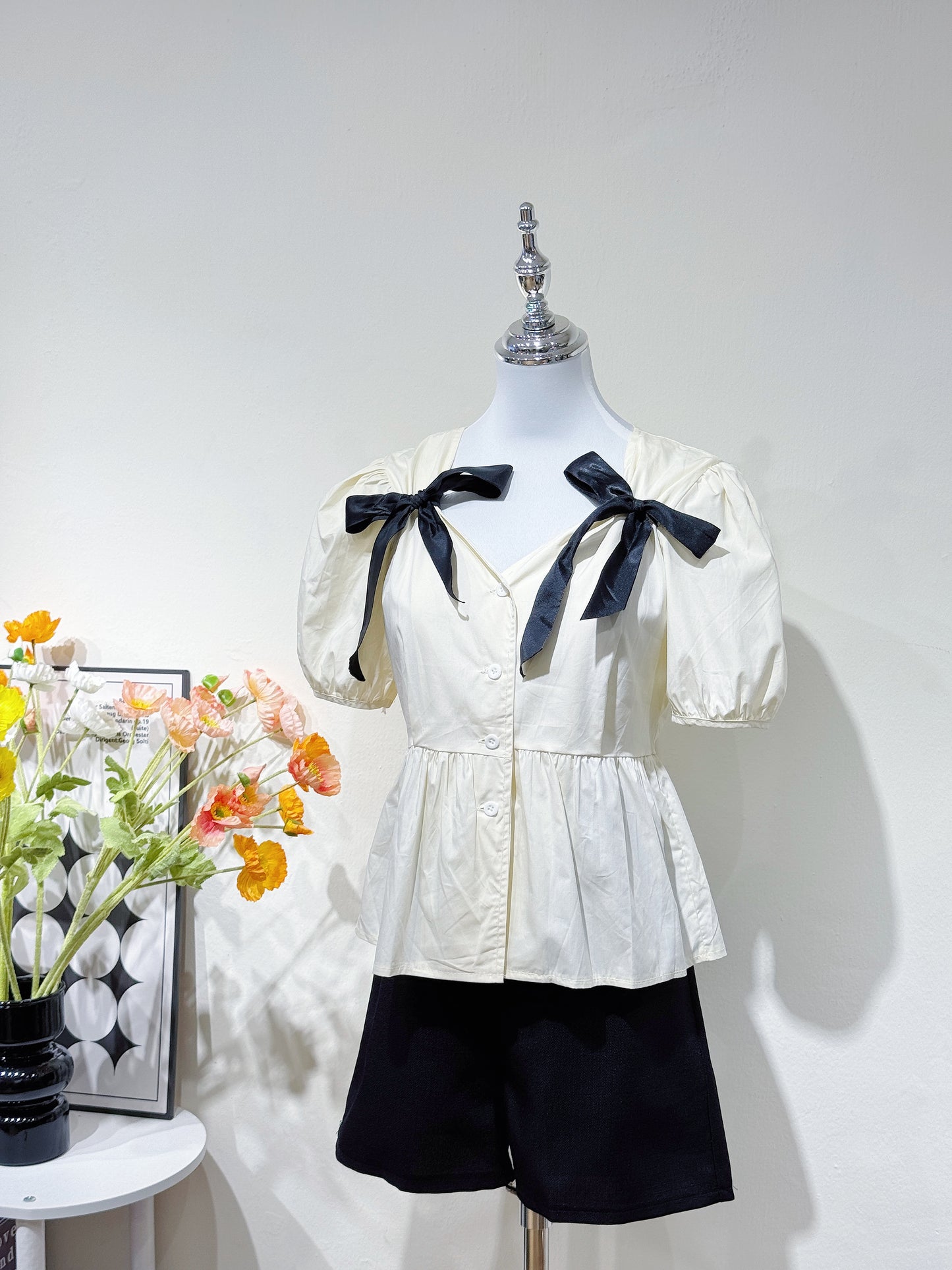 Bow-Tied Puff Sleeve Blouse