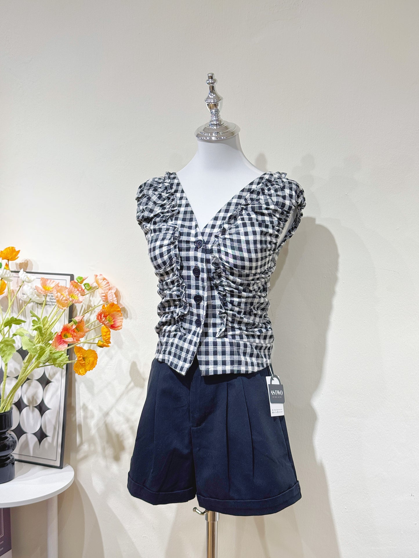 Checkered Puff Shoulder Blouse