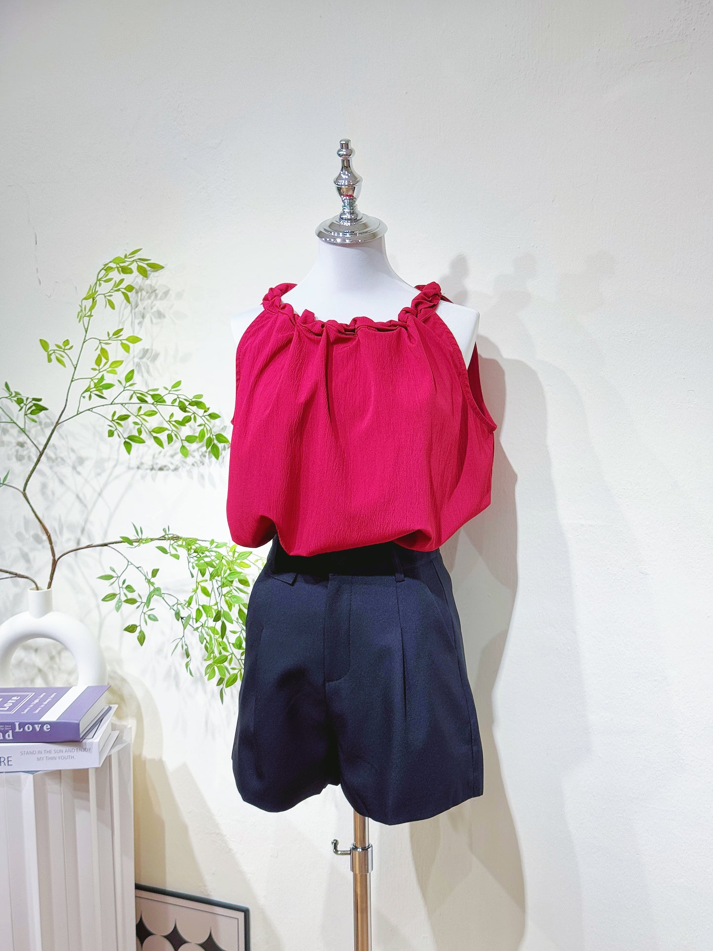 Sleeveless Braided Collar Top