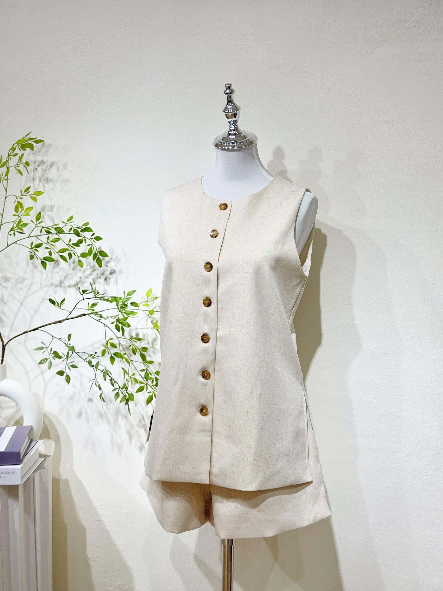 Premium Minimalist Sleeveless Casual Set