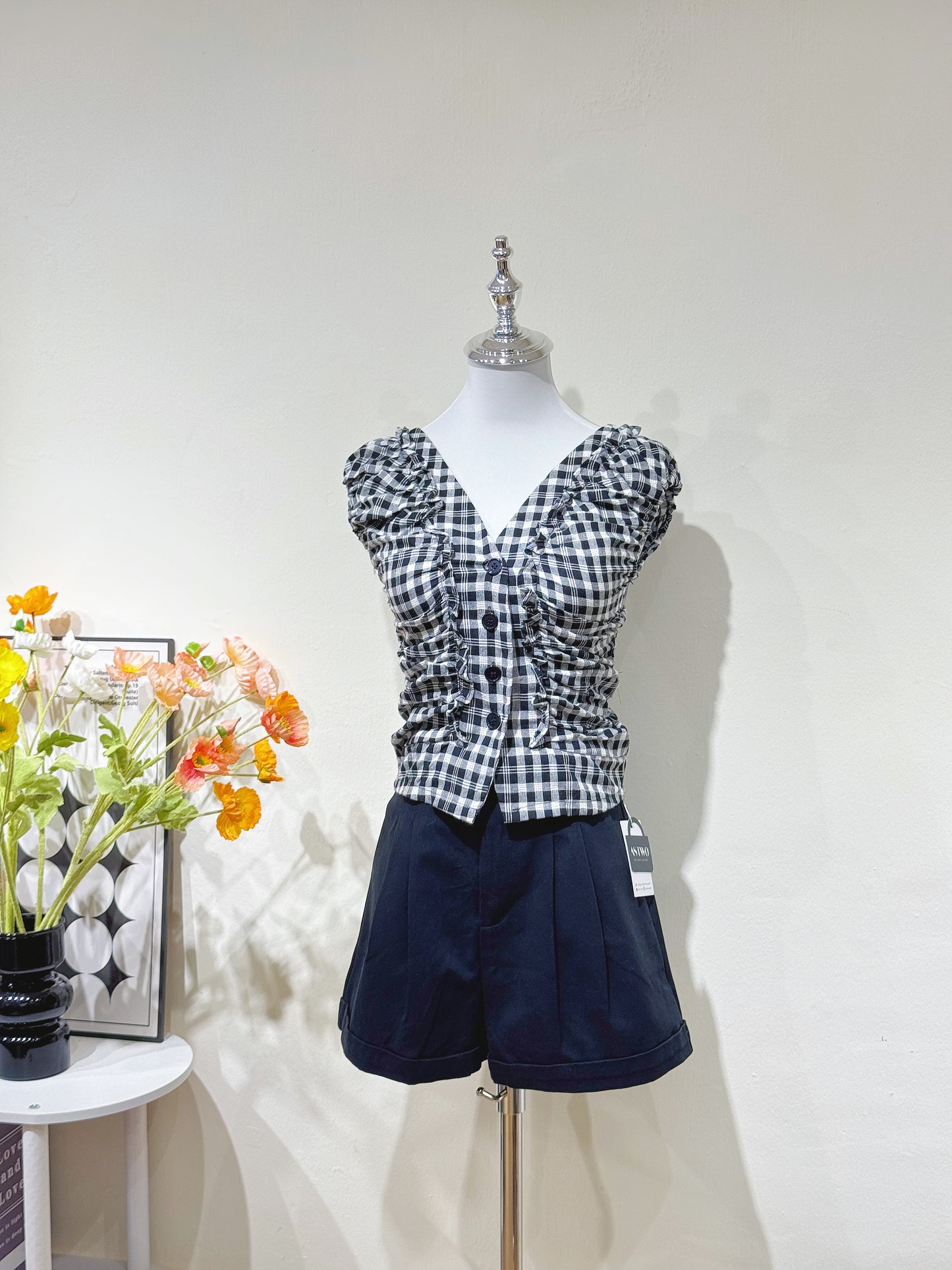 Checkered Puff Shoulder Blouse