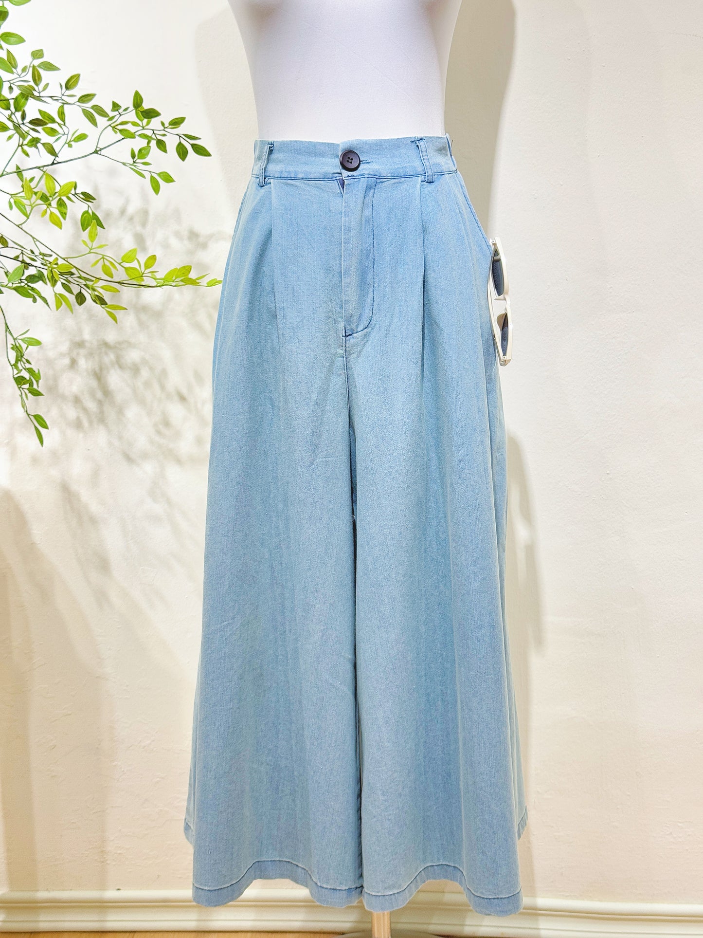 Cropped Wide-Leg Denim Pants