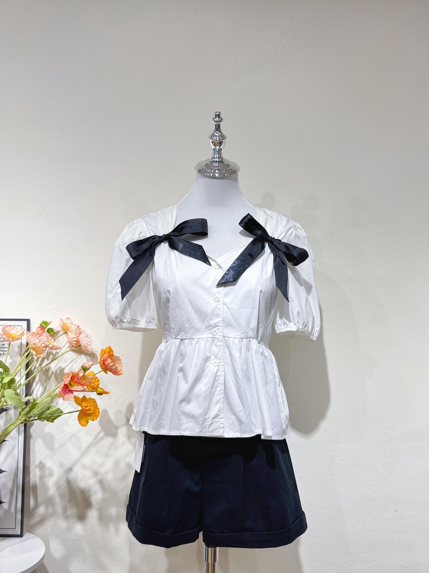 Bow-Tied Puff Sleeve Blouse