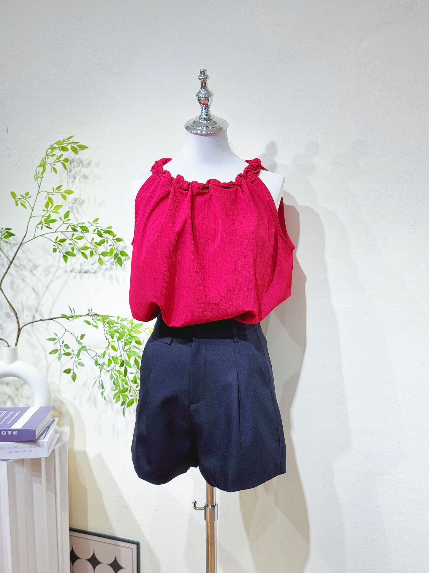 Sleeveless Braided Collar Top