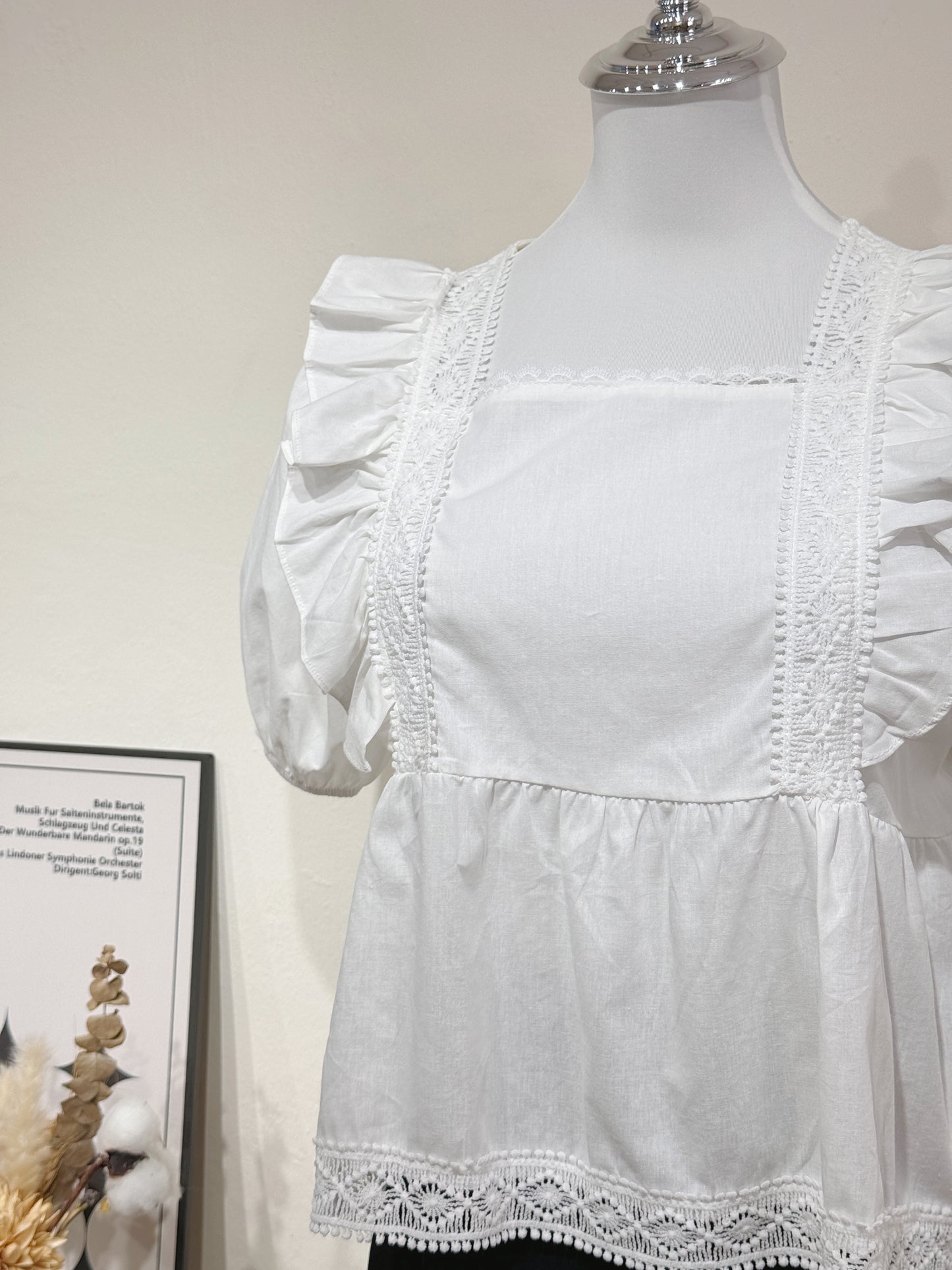 Ruffled Lace Puff Sleeve Top