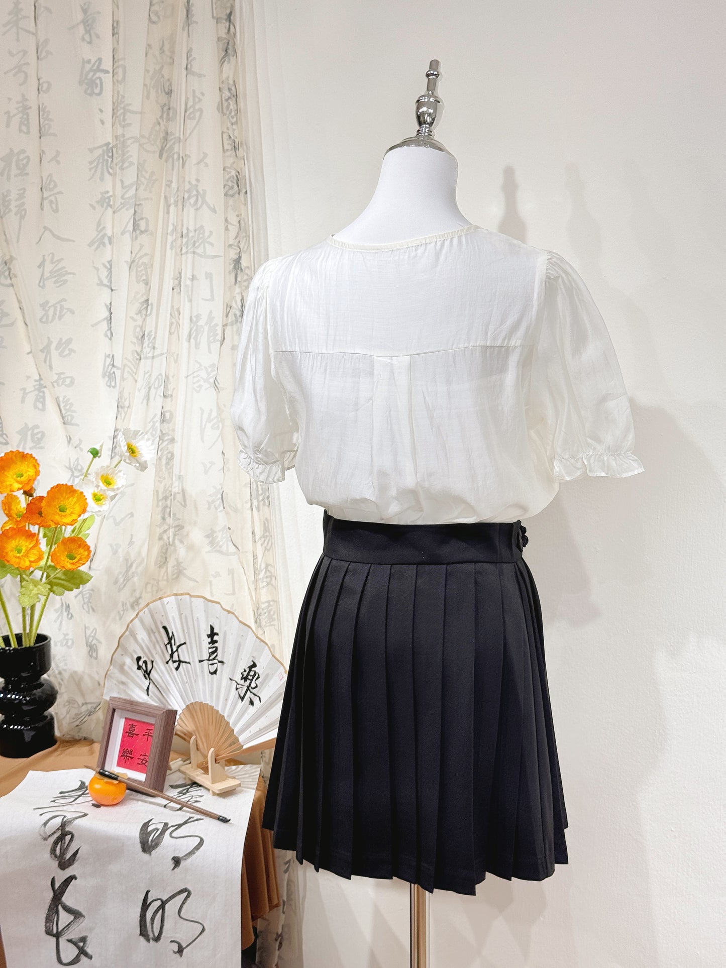 Embroidered Pleated Ma Mian Skirt
