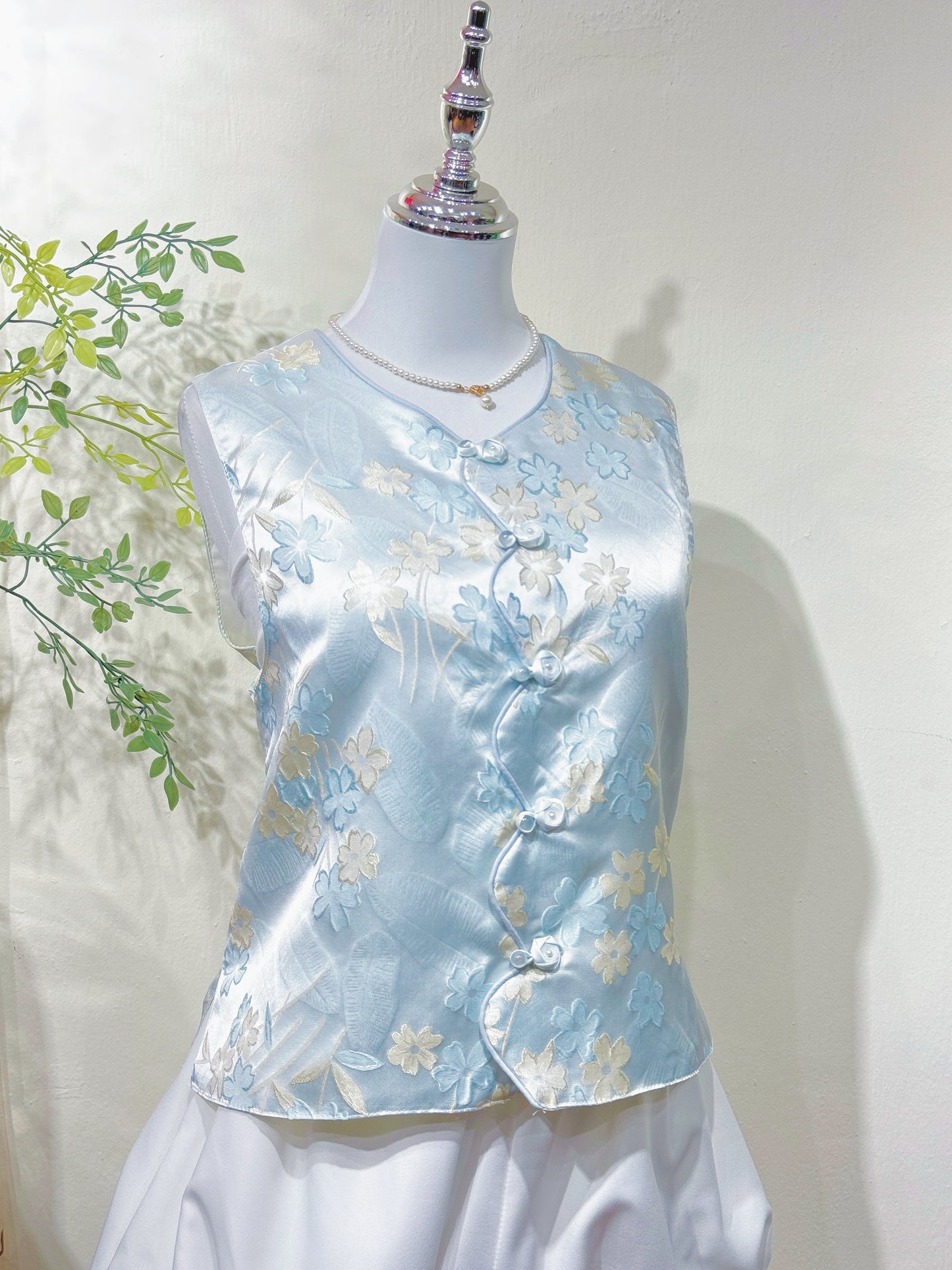 Floral Jacquard Knot Sleeveless Vest