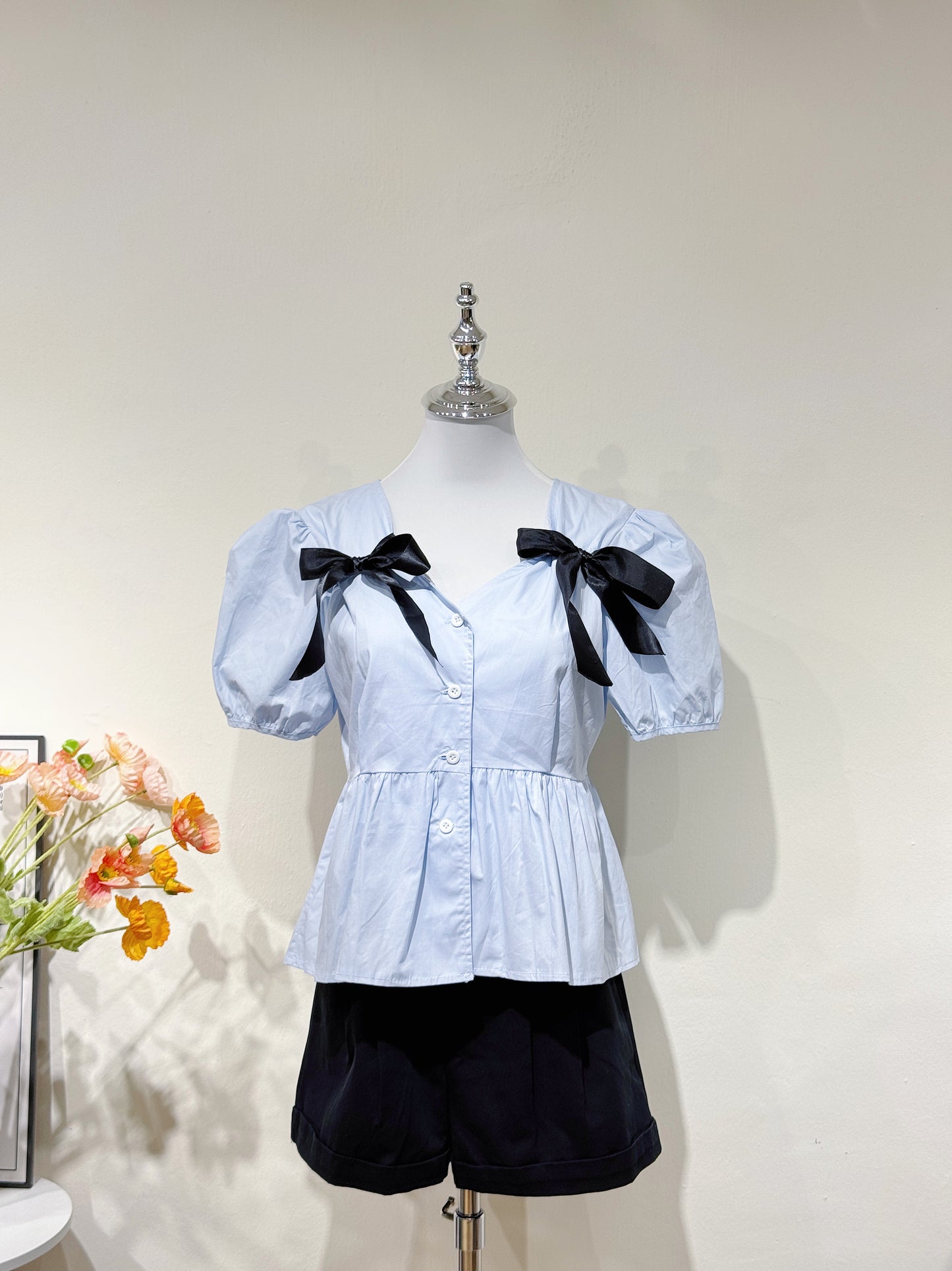Bow-Tied Puff Sleeve Blouse
