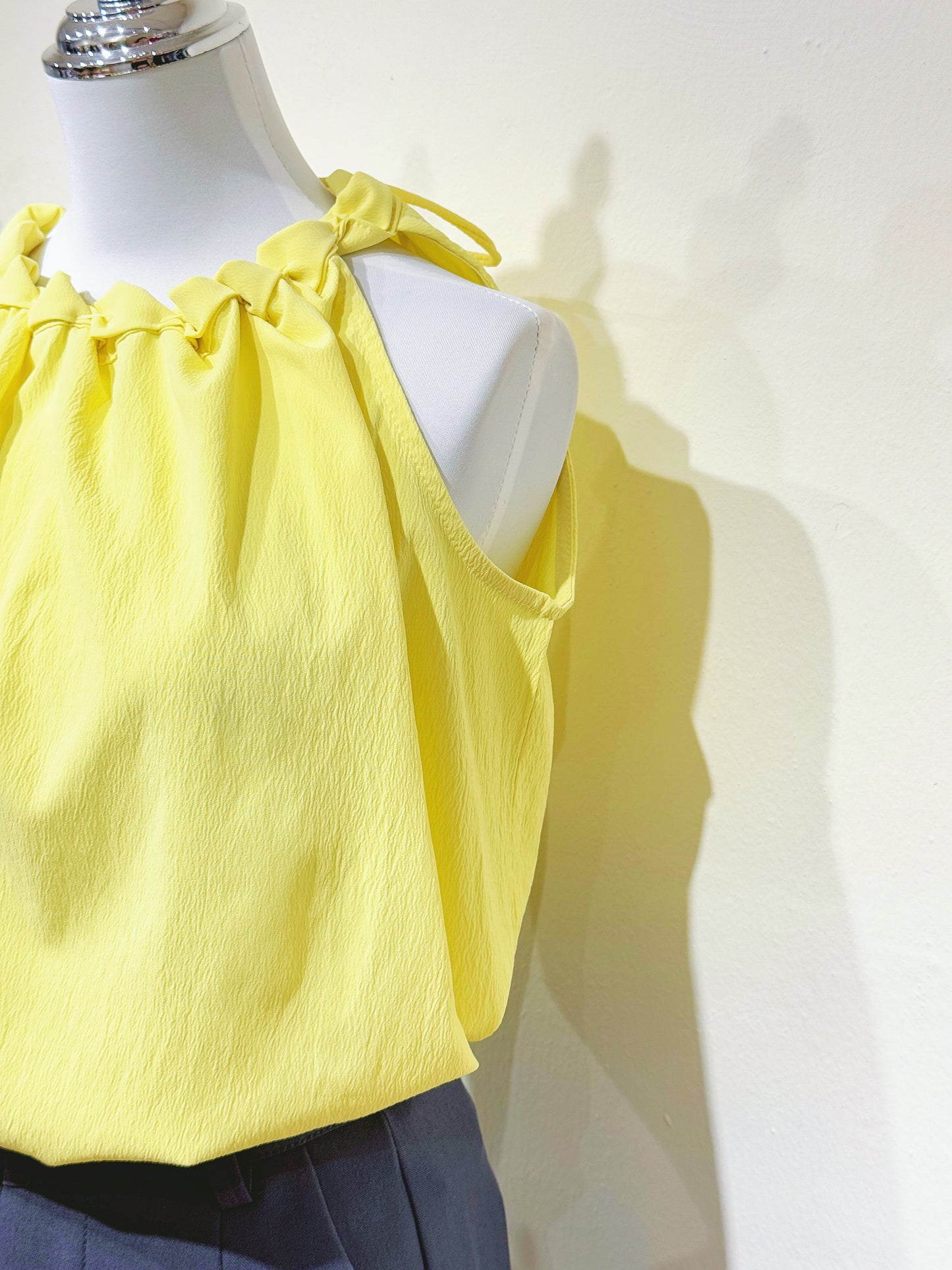Sleeveless Braided Collar Top
