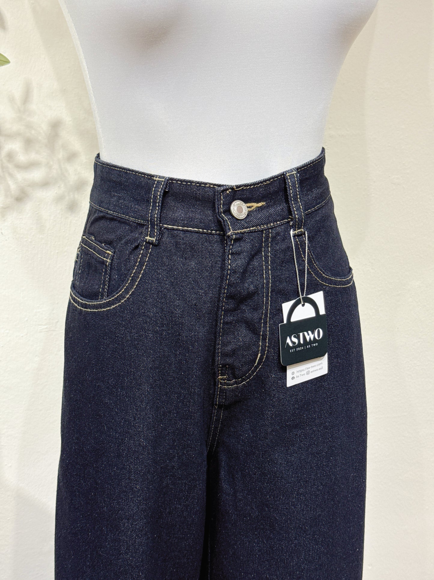 Classic Wide-Leg Denim Pants