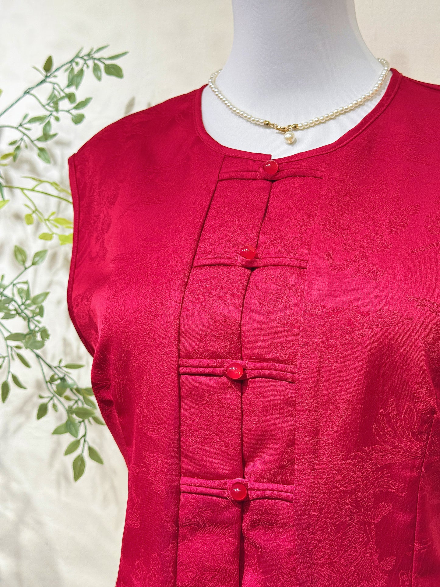 Red Jacquard Satin Sleeveless Blouse