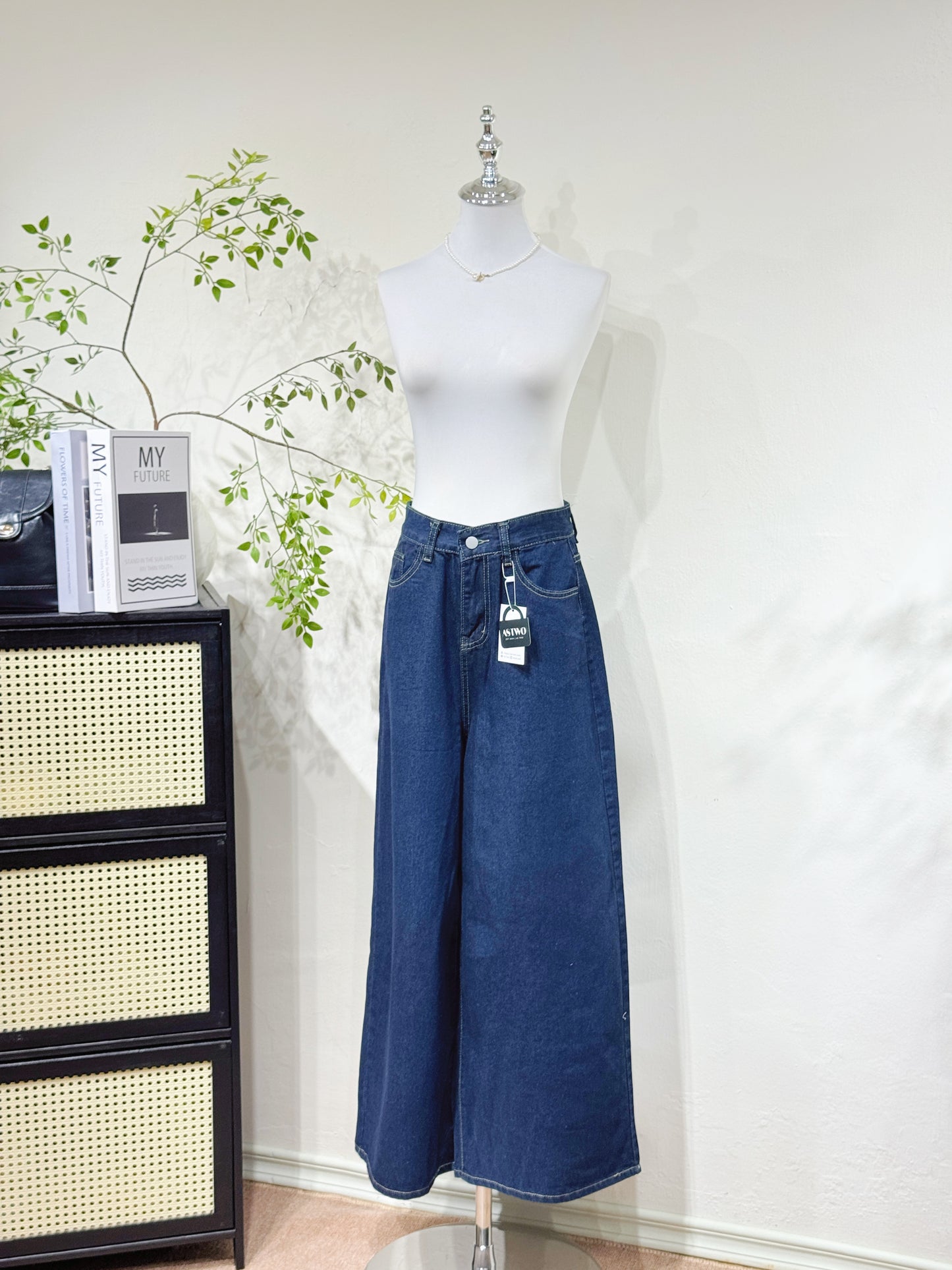 Classic Wide-Leg Denim Pants