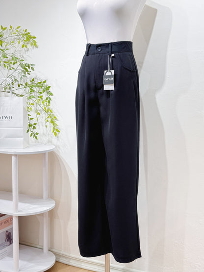 Structured Suit Fabric Straight-Leg Pants