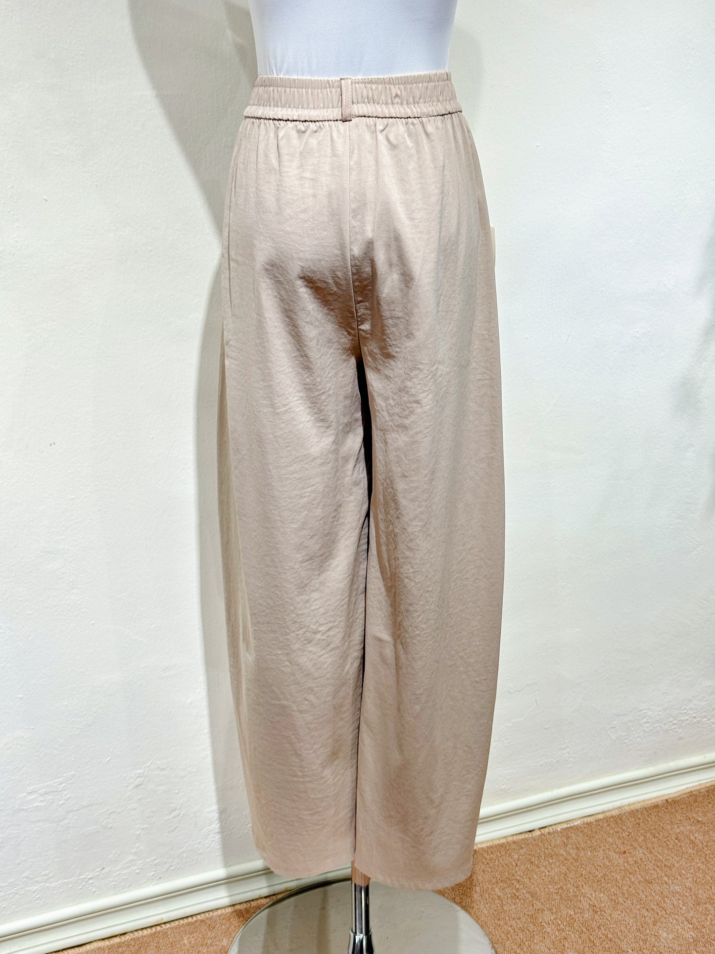 Elastic Waist Straight-Leg Pants