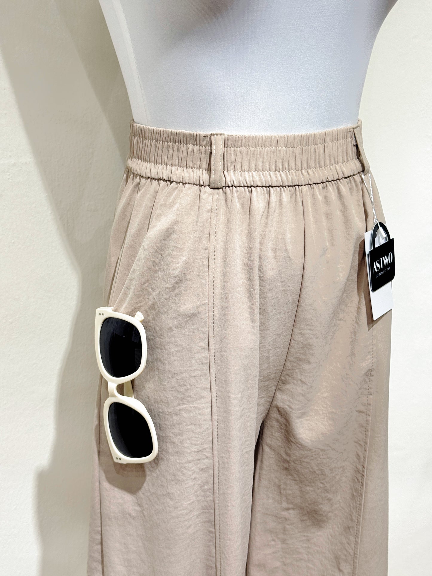 Elastic Waist Straight-Leg Pants