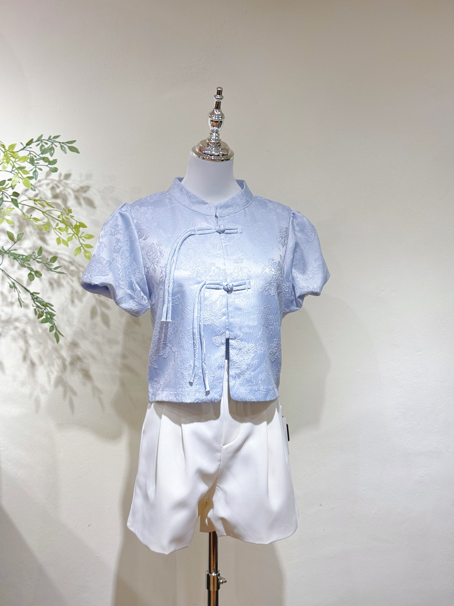 Jacquard Mandarin Puff Sleeve Tie Blouse