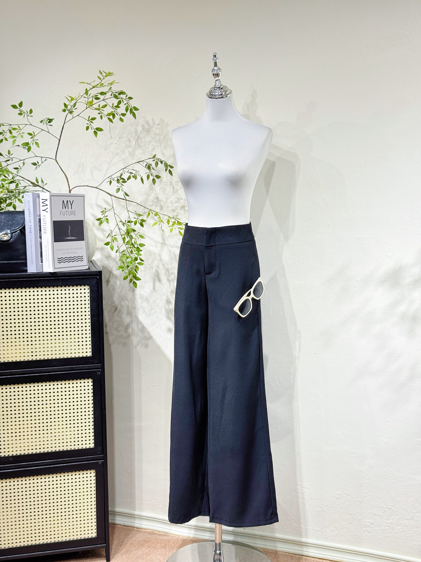 Clean Cut Wide-Leg Pants