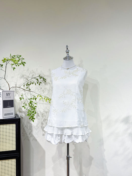 Sleeveless Jacquard Pleated Top