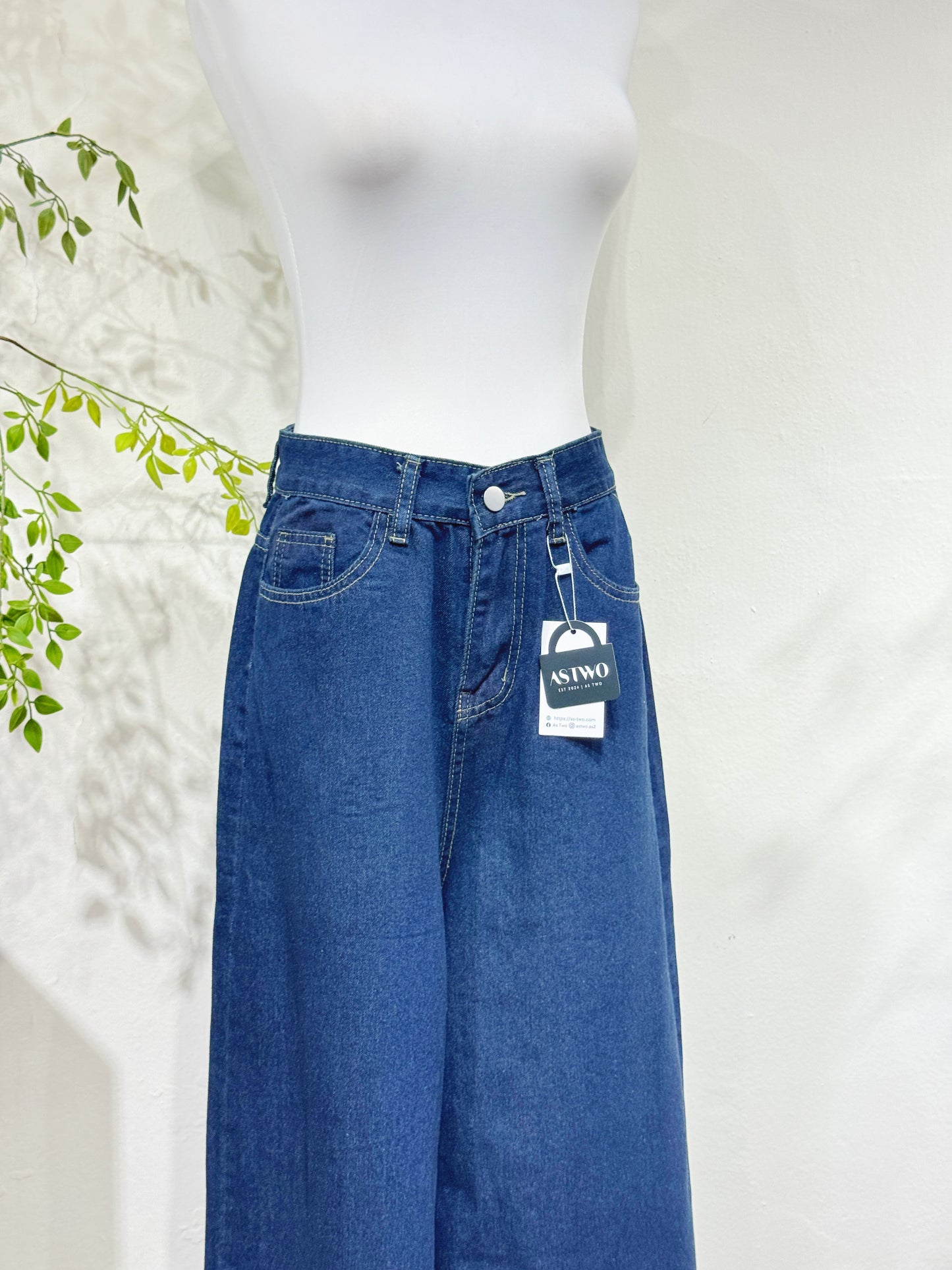 Classic Wide-Leg Denim Pants
