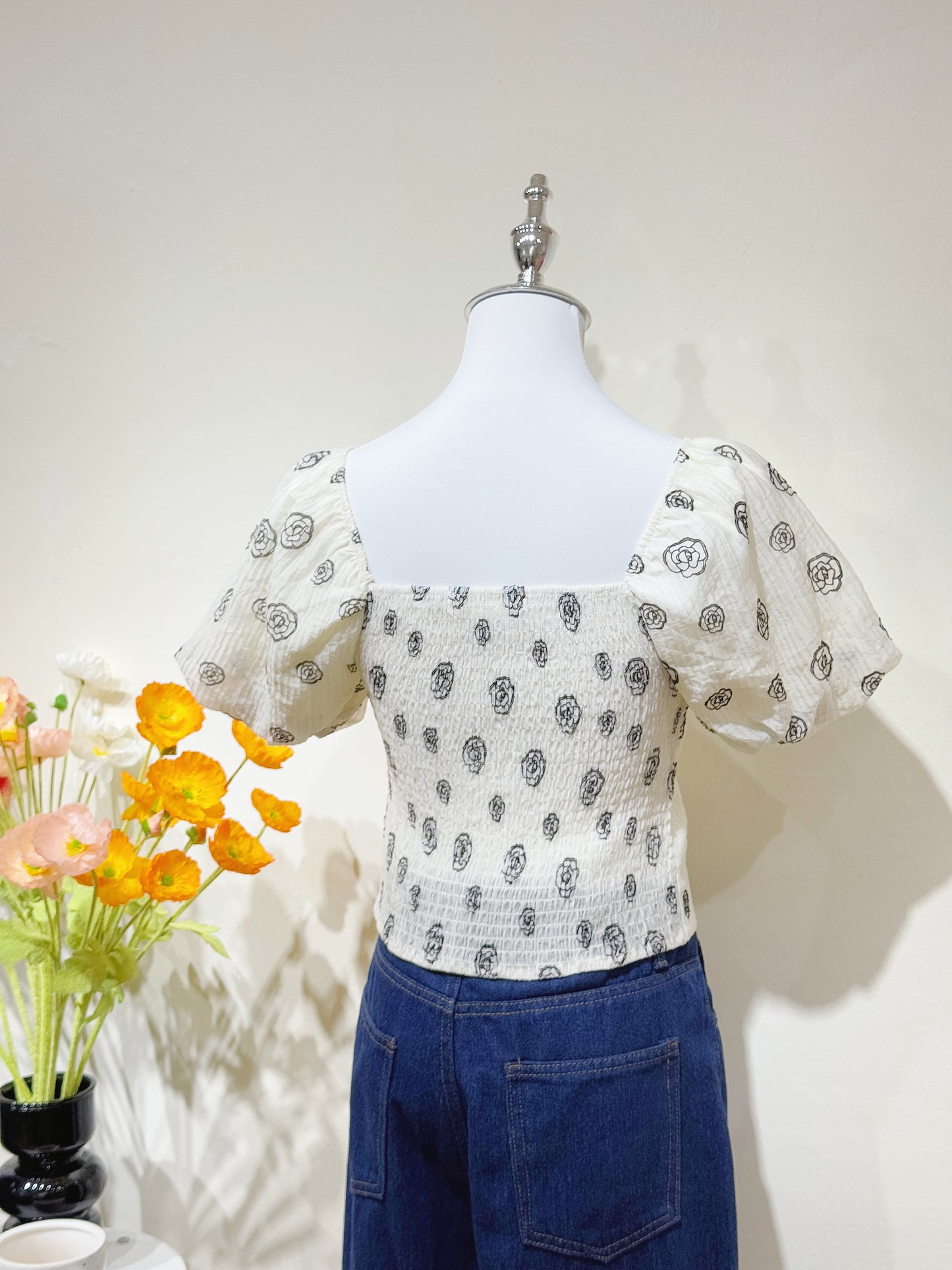 Rosette Puff Top