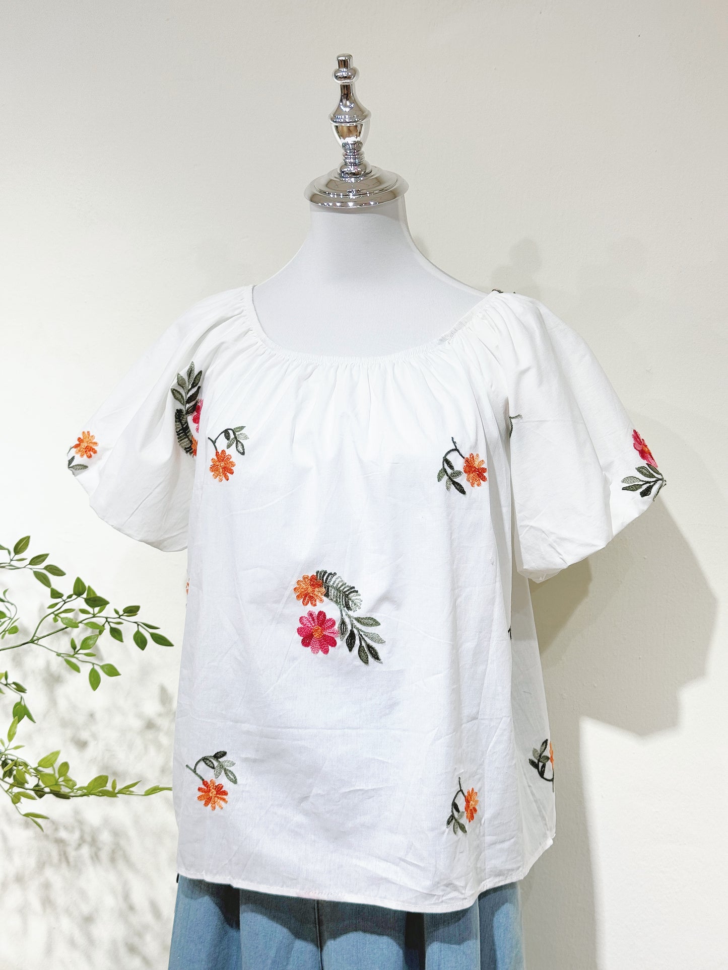 Linen Blossom Puff Sleeve Top