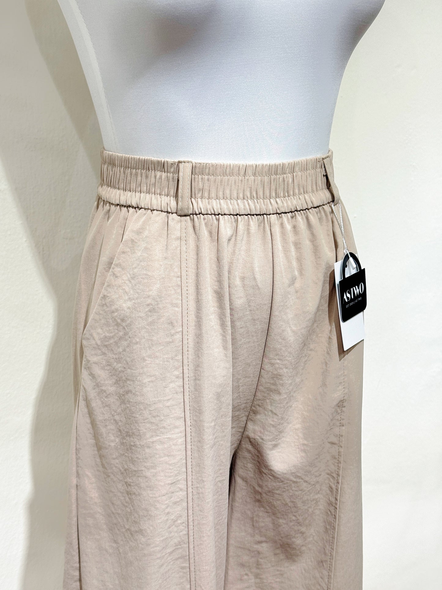 Elastic Waist Straight-Leg Pants