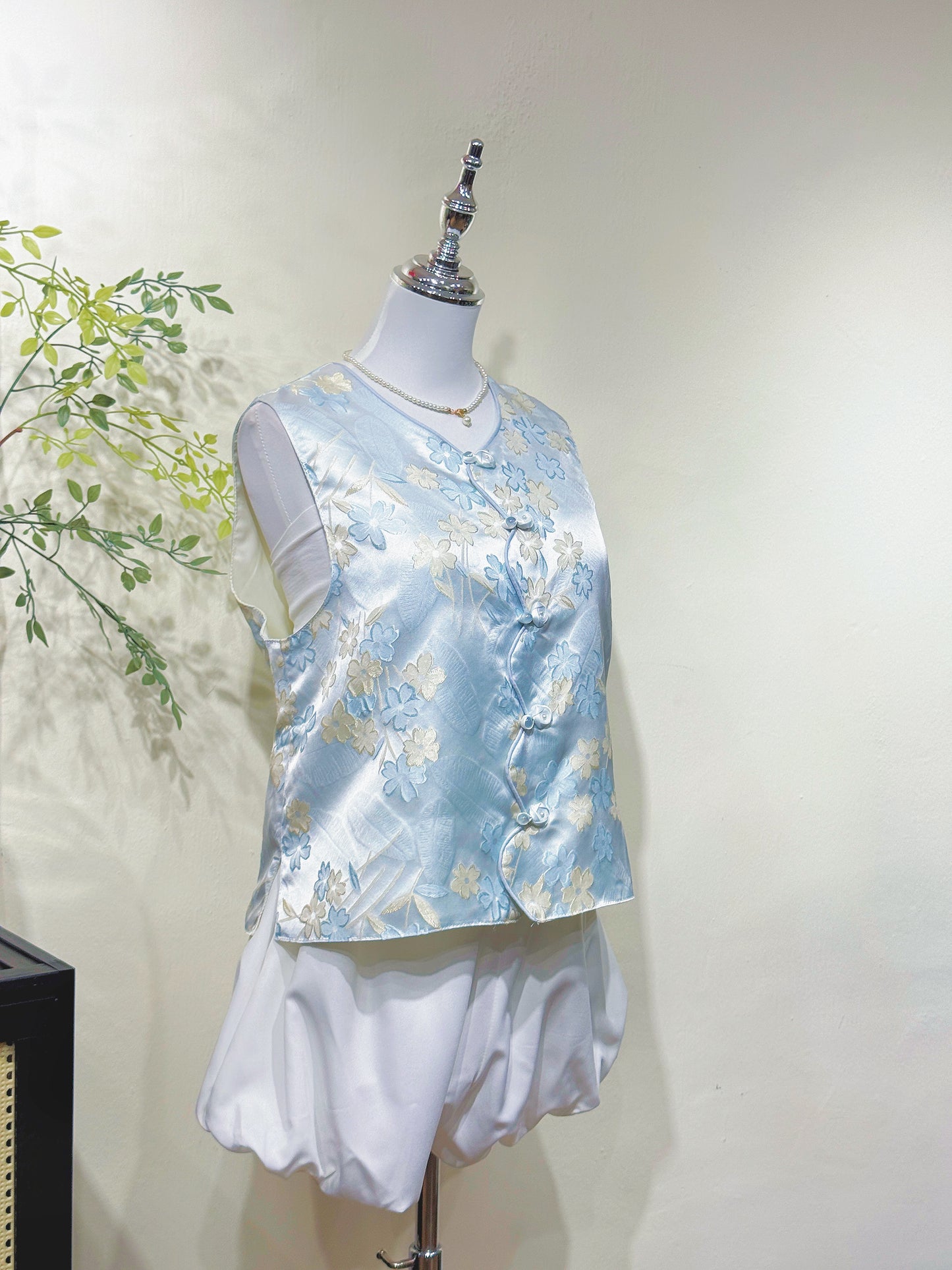 Floral Jacquard  Knot Sleeveless Vest